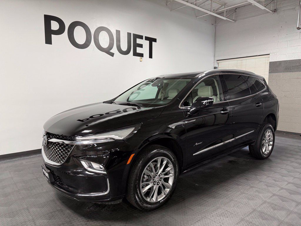 Used 2023 Buick Enclave Avenir FWD image 2