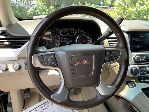 Used 2016 GMC Yukon XL SLT w/ Premium Edition AWD/4WD image 19