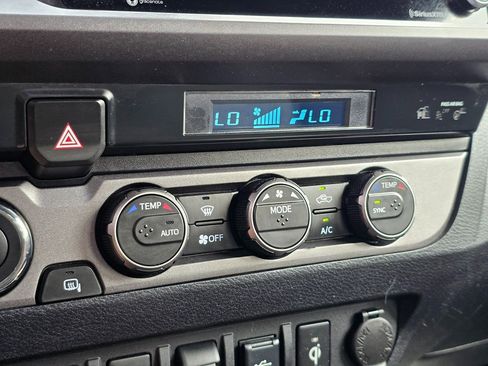 Used 2021 Toyota Tacoma TRD Sport w/ Technology Package image 35