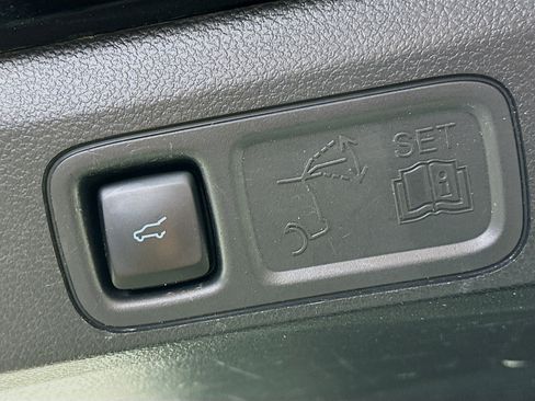 Used 2024 Ford Expedition XLT image 31