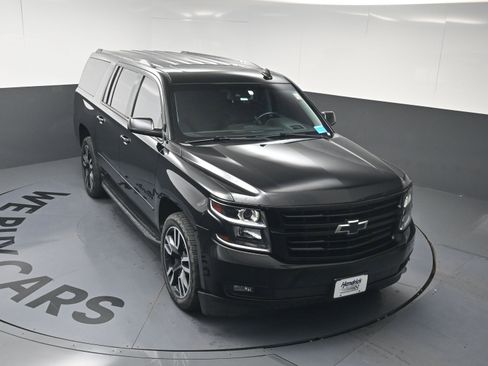 Used 2019 Chevrolet Suburban Premier AWD/4WD image 22