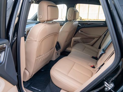 New 2026 Porsche Macan image 24