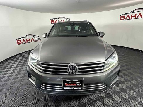 Used 2017 Volkswagen Touareg Wolfsburg Edition image 13