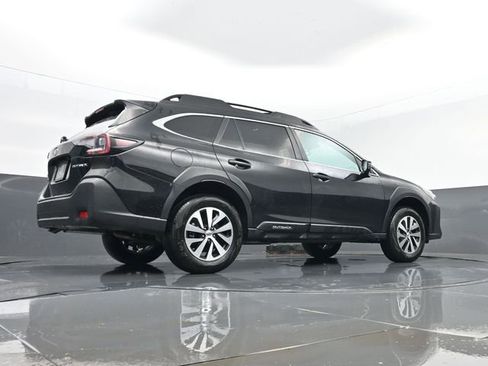 Used 2025 Subaru Outback Premium image 25