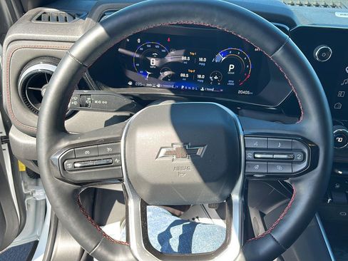 Used 2024 Chevrolet Colorado Z71 w/ Z71 Convenience Package 2 image 10