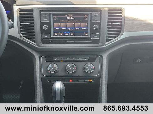 Used 2022 Volkswagen Atlas Cross Sport SE FWD image 19