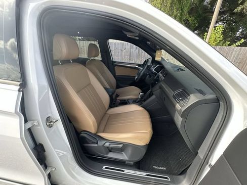 Used 2024 Volkswagen Tiguan SE R-Line w/ MDO Package, Three-Row FWD image 13