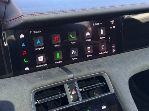 Certified 2025 Porsche Taycan GTS image 18