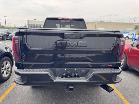 Used 2025 GMC Sierra 3500 AT4 w/ AT4 Premium Plus Package AWD/4WD image 5