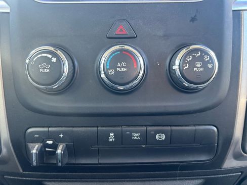 Used 2018 RAM 2500 SLT image 22