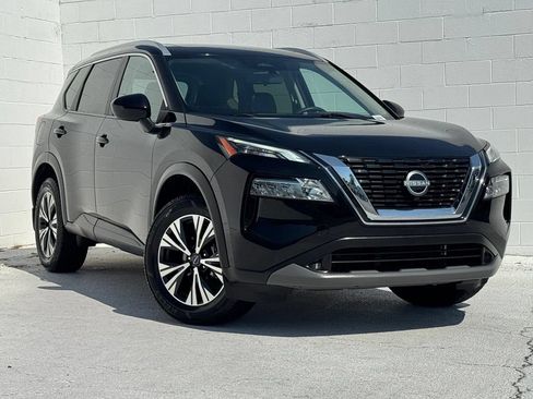 Used 2023 Nissan Rogue SV w/ SV Premium B Package FWD image 2