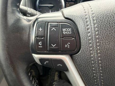 Used 2018 Toyota Highlander XLE FWD image 13