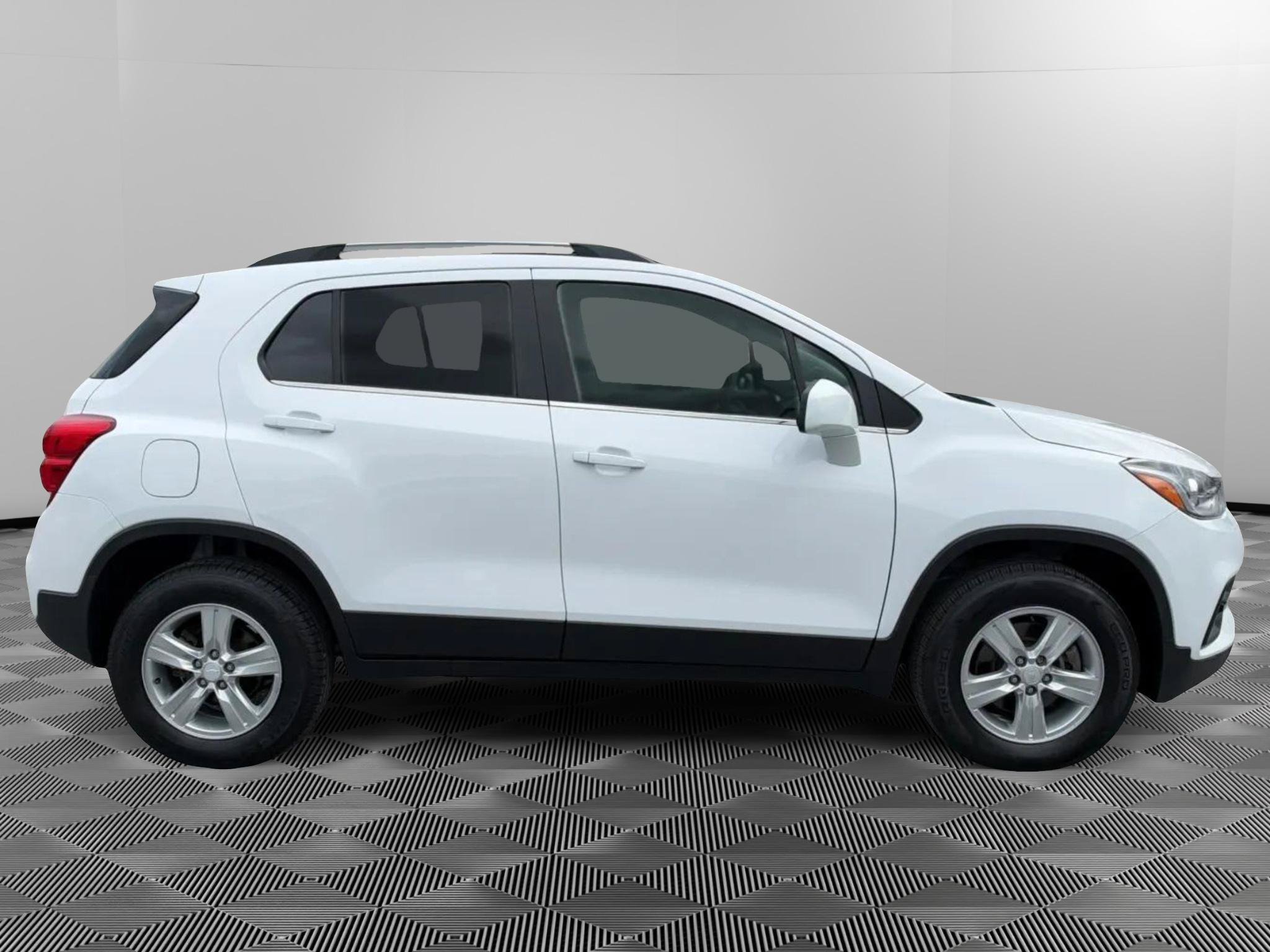 Used 2020 Chevrolet Trax LT AWD/4WD image 6