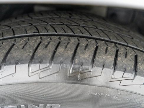 Used 2018 Dodge Grand Caravan SXT image 32