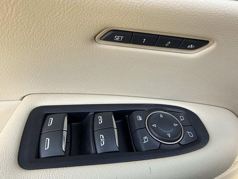 Used 2017 Cadillac XT5 Premium Luxury FWD image 19