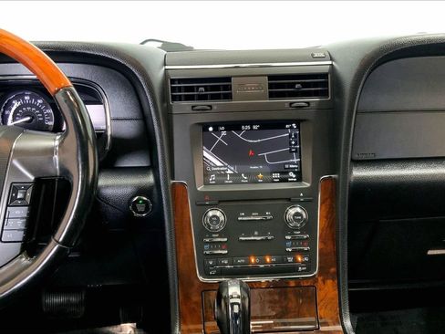 Used 2017 Lincoln Navigator Select RWD image 5