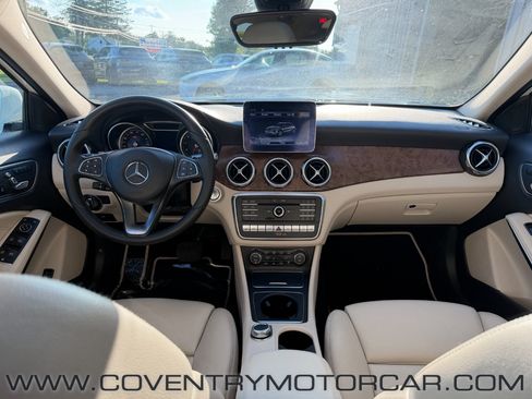 Used 2018 Mercedes-Benz GLA 250 4MATIC image 30