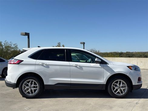 Used 2024 Ford Edge SEL image 7
