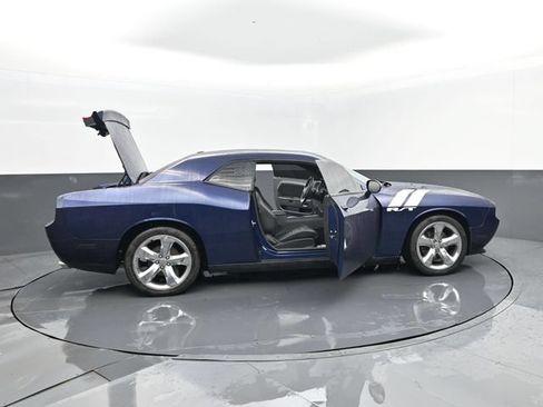 Used 2014 Dodge Challenger SXT Plus RWD image 26