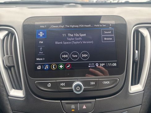 Used 2024 Chevrolet Malibu LT image 24