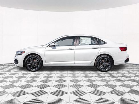 Used 2024 Volkswagen Jetta SE w/ Panoramic Sunroof Package FWD image 15