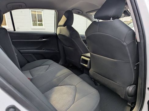 Used 2020 Toyota Camry LE FWD image 18