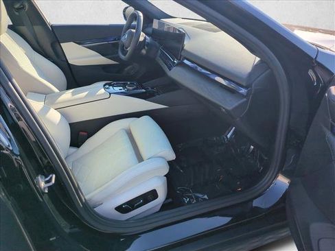 Used 2024 BMW i5 eDrive40i w/ Convenience Package RWD image 22