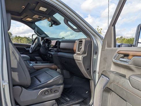 Used 2024 Chevrolet Silverado 2500 High Country w/ High Country Premium Package image 46