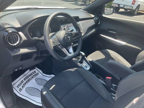 Used 2019 Nissan Kicks SV FWD image 15