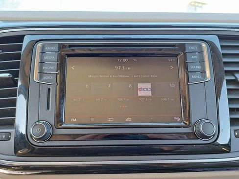 Used 2018 Volkswagen Beetle 2.0T SE image 13