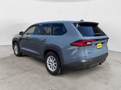Used 2024 Toyota Grand Highlander AWD Hybrid image 3