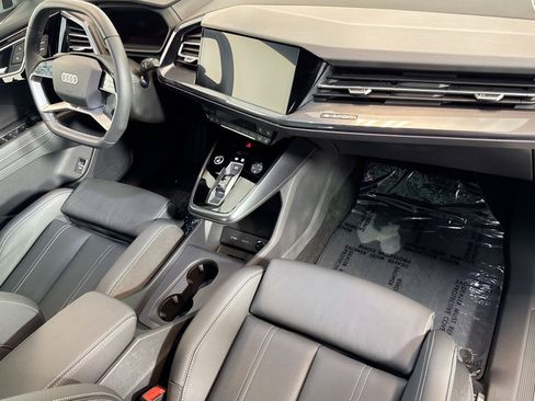 Used 2025 Audi Q4 e-tron Premium Plus w/ Premium Plus image 28