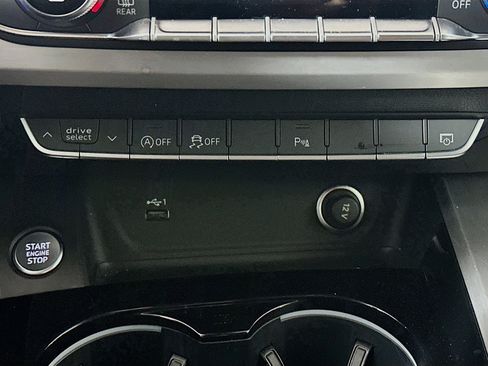 Used 2022 Audi A4 2.0T Premium Plus w/ Premium Plus Package AWD/4WD image 25