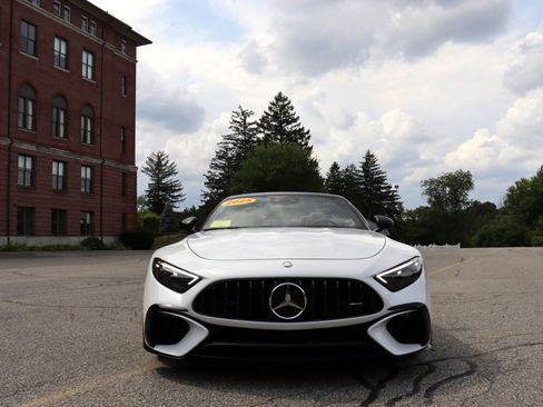 Used 2025 Mercedes-Benz SL 63 AMG 4MATIC image 29