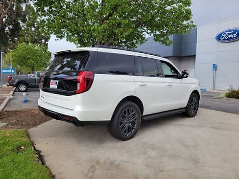 New 2026 Ford Expedition Platinum w/ Stealth Appearance Package AWD/4WD image 5