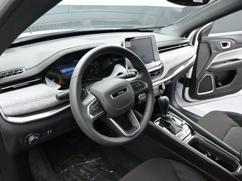 Used 2025 Jeep Compass Sport AWD/4WD image 23