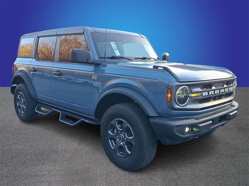 Used 2024 Ford Bronco Big Bend image 3