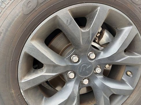 Used 2024 Toyota RAV4 LE FWD image 4