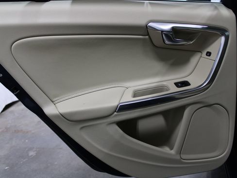 Used 2015 Volvo S60 T5 Platinum FWD image 15