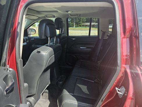 Used 2017 Jeep Compass Latitude AWD/4WD image 17