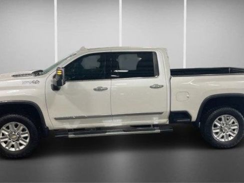 Used 2024 Chevrolet Silverado 2500 High Country w/ High Country Premium Package AWD/4WD image 6