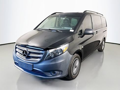 Used 2020 Mercedes-Benz Metris Passenger w/ Premium Safety Package image 4
