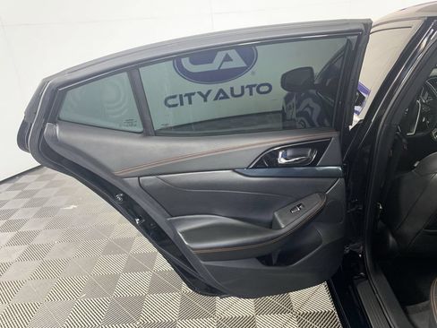 Used 2023 Nissan Maxima SR w/ Sport Mat Group FWD image 31