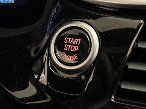 Used 2023 BMW 530e w/ Convenience Package image 33