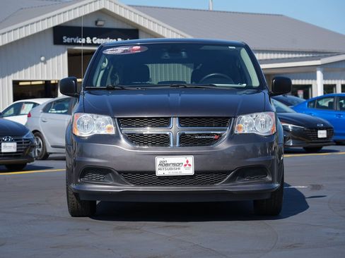 Used 2020 Dodge Grand Caravan SE w/ UConnect Hands-Free Group FWD image 8