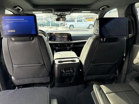 New 2026 Chevrolet Suburban High Country image 19