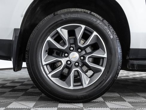Used 2022 Chevrolet Suburban LT w/ Luxury Package AWD/4WD image 49