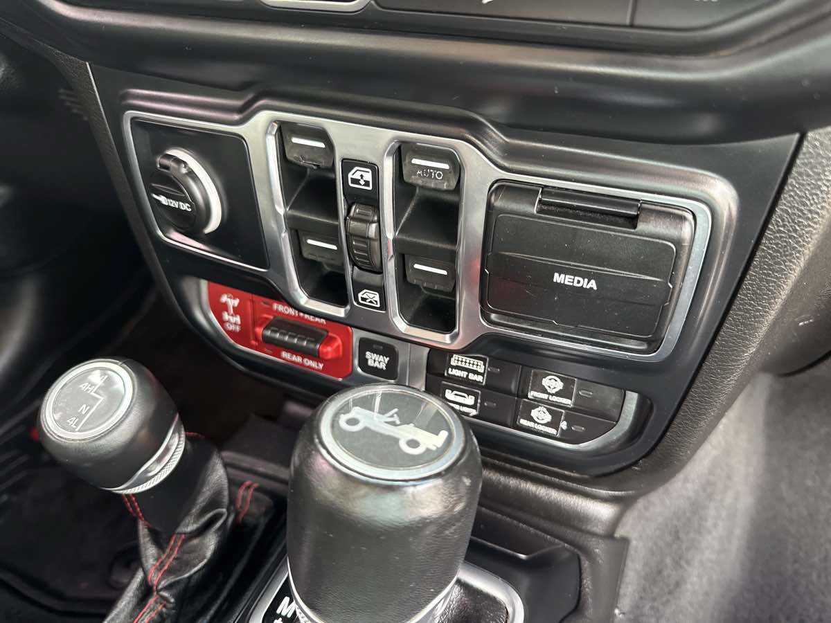Used 2019 Jeep Wrangler Unlimited Rubicon AWD/4WD image 27