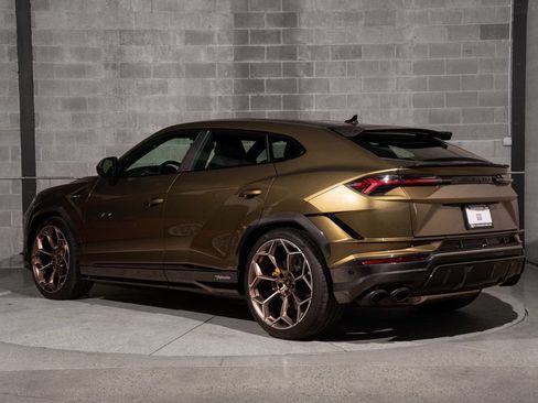 Used 2024 Lamborghini Urus Performante AWD/4WD image 6
