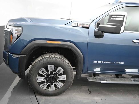 New 2026 GMC Sierra 2500 Denali w/ Denali Reserve Package AWD/4WD image 3
